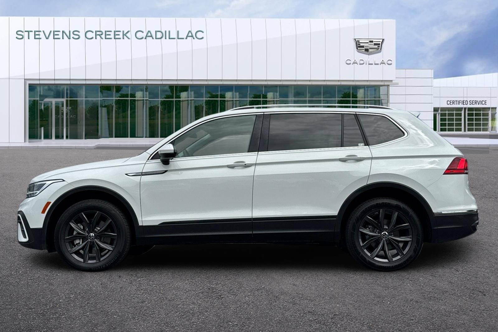 Used 2024 Volkswagen Tiguan Wolfsburg Edition FWD image 6