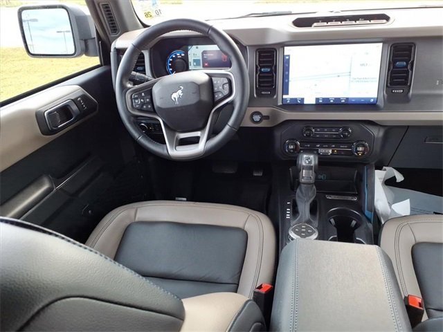 Used 2024 Ford Bronco Wildtrak image 4