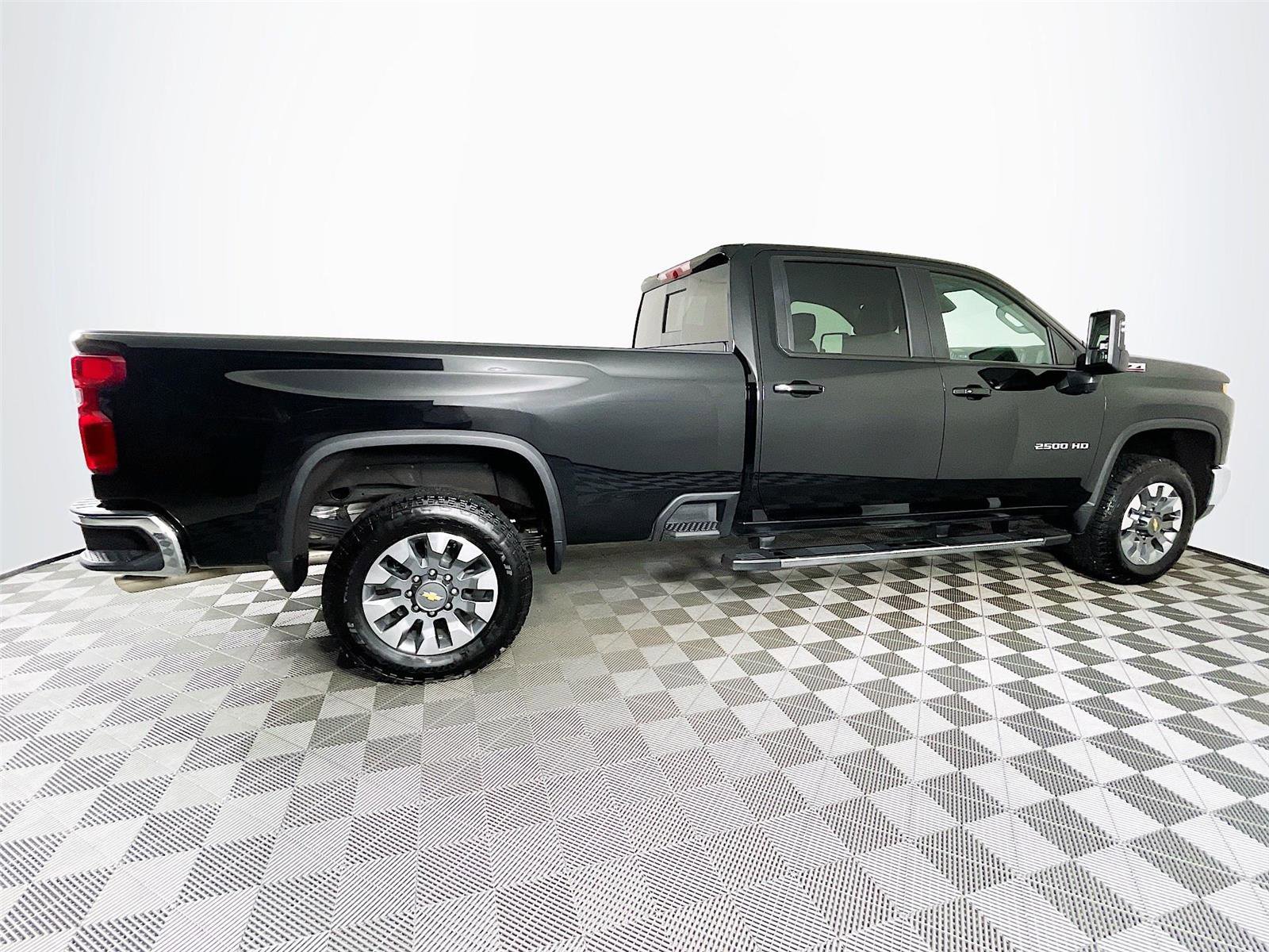 Used 2025 Chevrolet Silverado 2500 LT w/ Safety Package image 10
