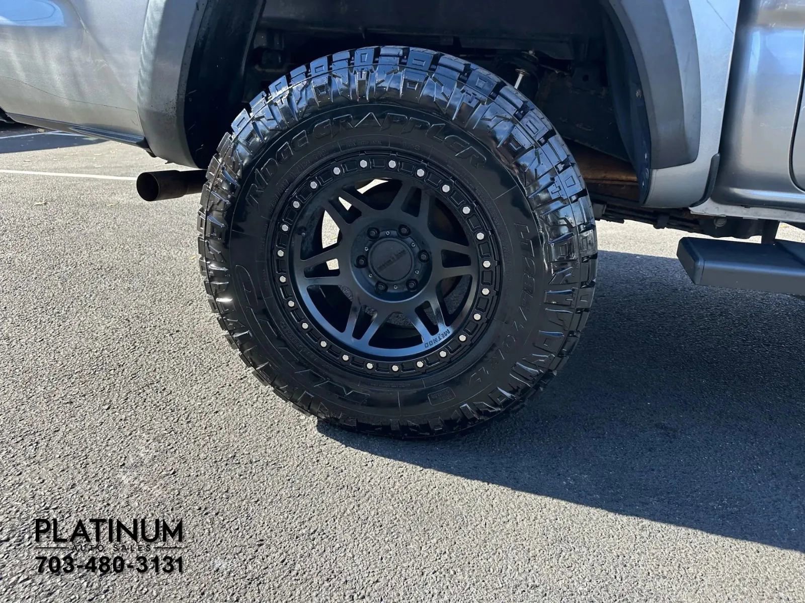 Used 2017 Toyota Tacoma TRD Off-Road image 19