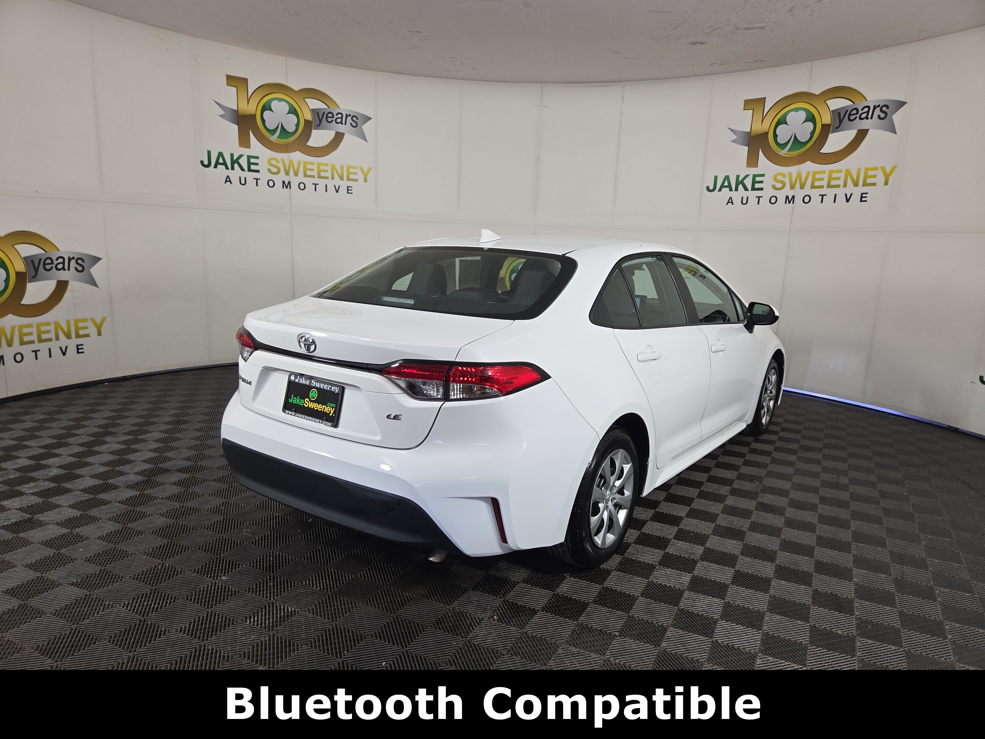 Used 2025 Toyota Corolla LE FWD image 9
