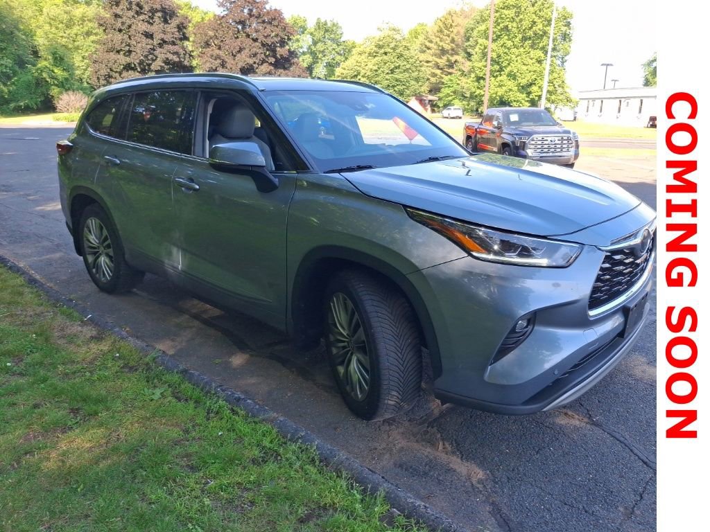 Used 2021 Toyota Highlander Platinum AWD/4WD image 4