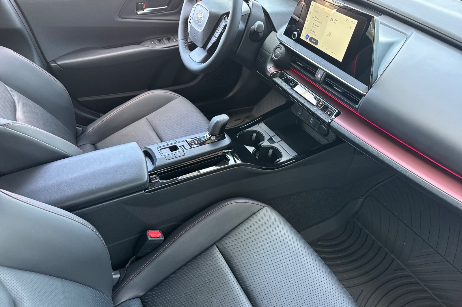 New 2027 Toyota Prius Plug-In Hybrid FWD image 27