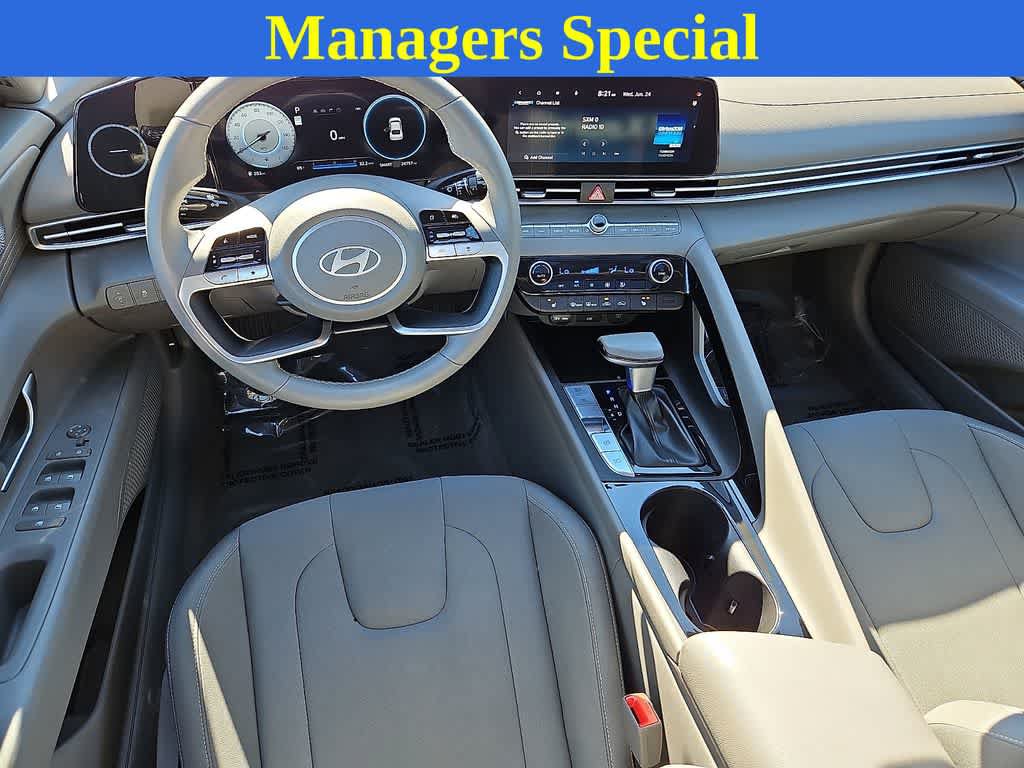 Used 2024 Hyundai Elantra SEL w/ Convenience Package FWD image 10