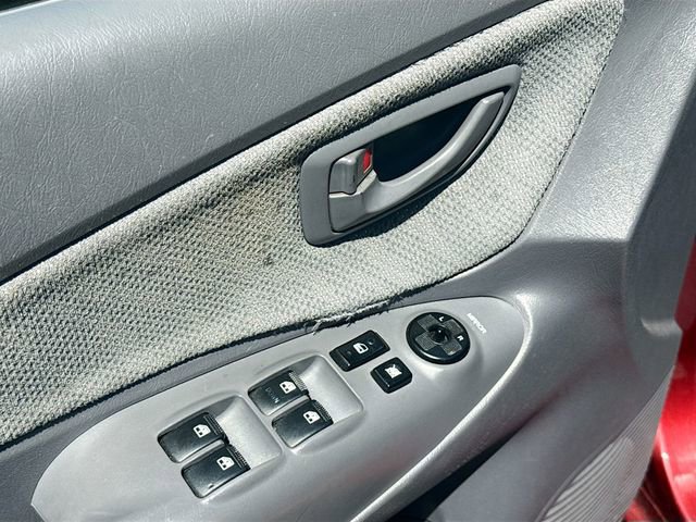 Used 2005 Hyundai Tucson GL FWD image 19