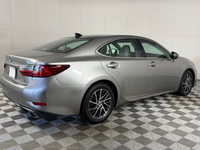 Used 2018 Lexus ES 350 w/ Luxury Package w/Wood Trim FWD image 8