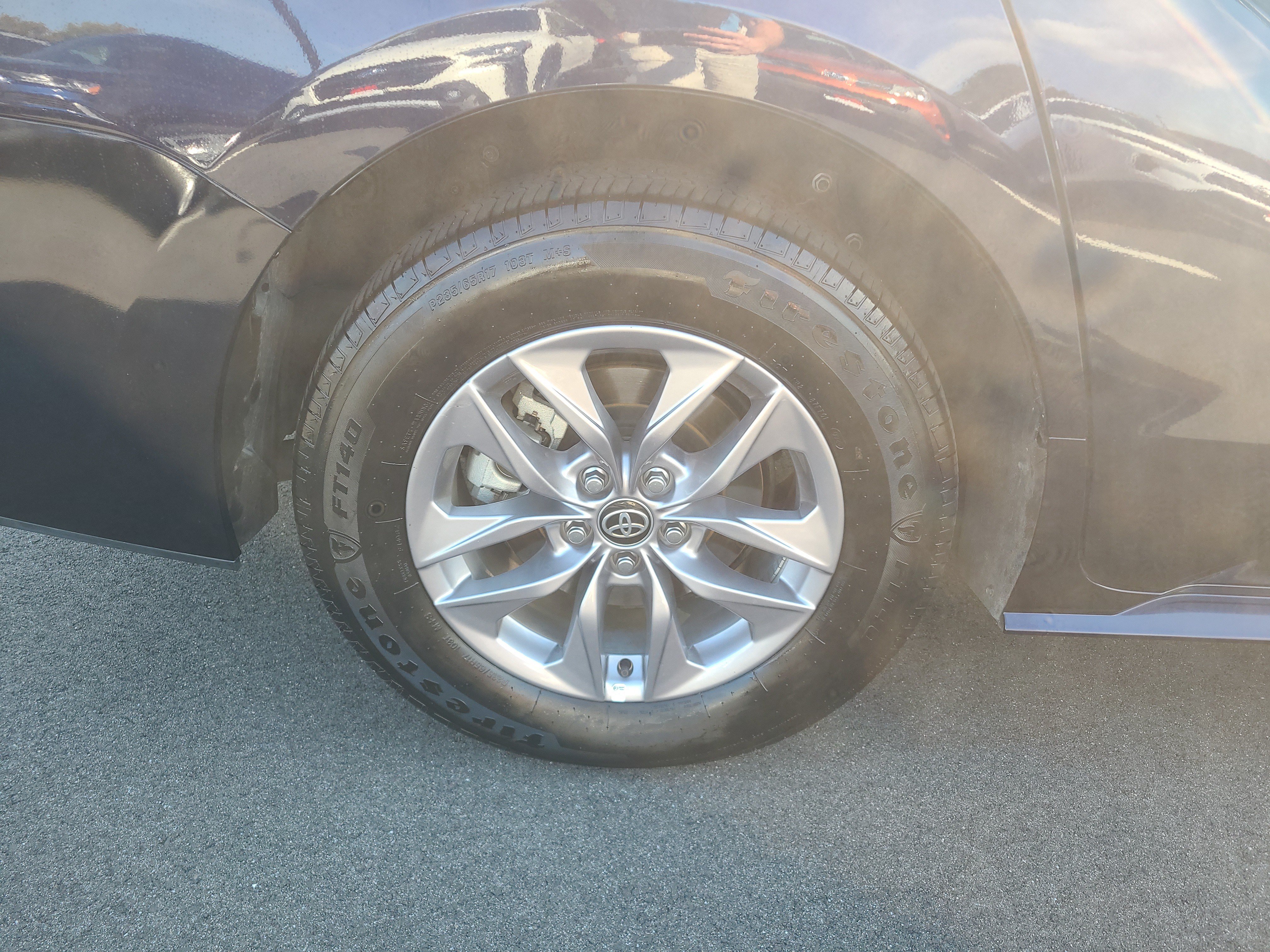 Certified 2026 Toyota Sienna XLE FWD image 11