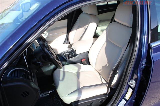 Used 2017 Chrysler 300 Limited AWD/4WD image 9