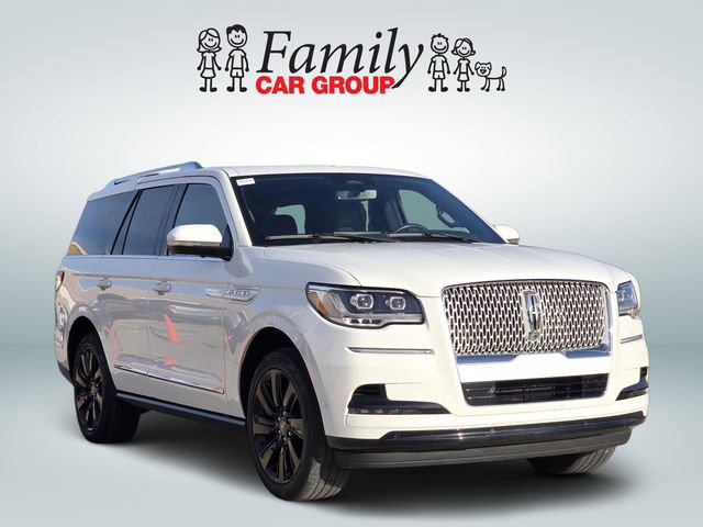 Used 2024 Lincoln Navigator Reserve image 2