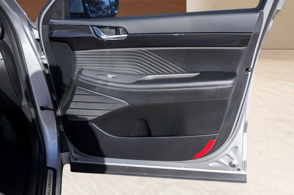 Used 2023 Hyundai Palisade Calligraphy image 30