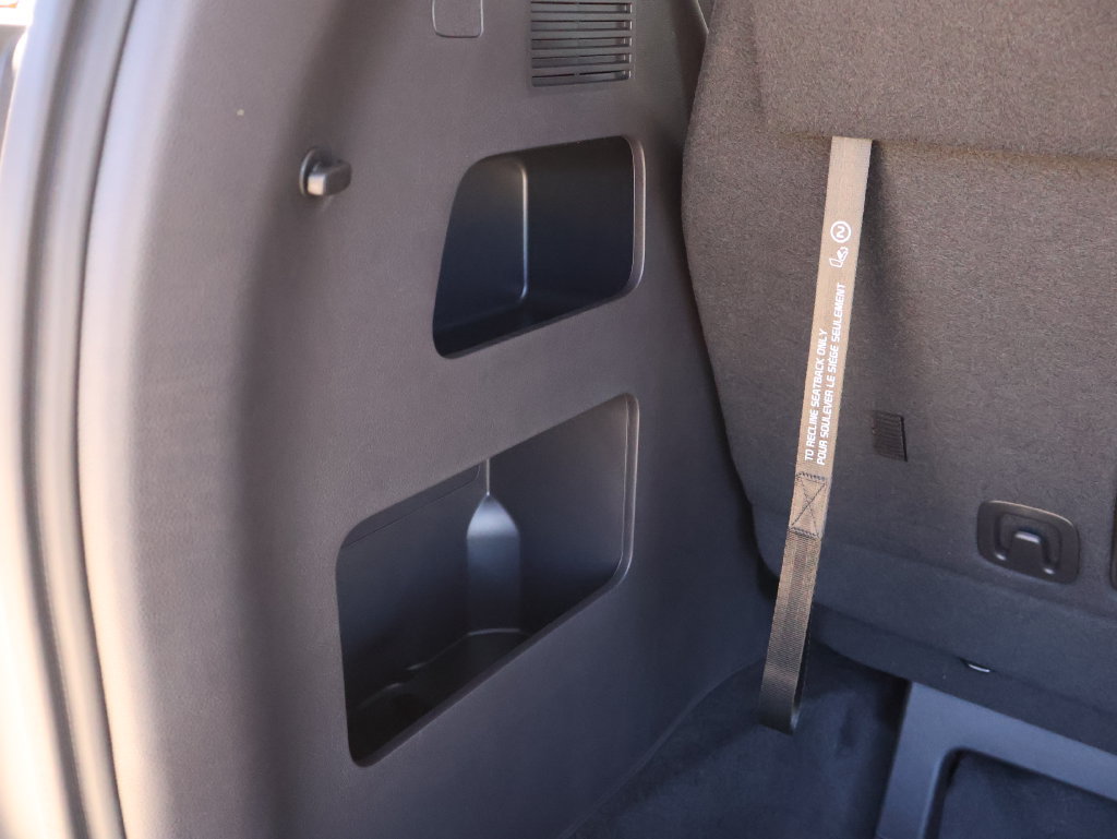New 2027 Kia Carnival SX w/ Dark Edition Package FWD image 11