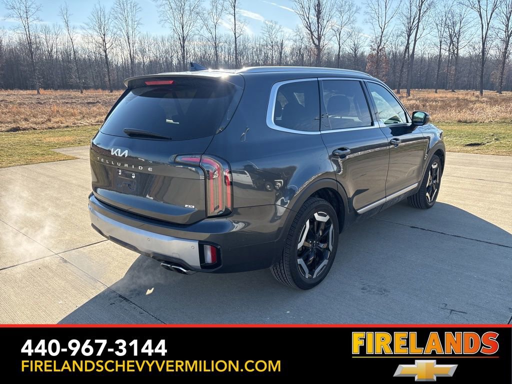 Used 2023 Kia Telluride EX w/ EX Captain's Chair Package image 6