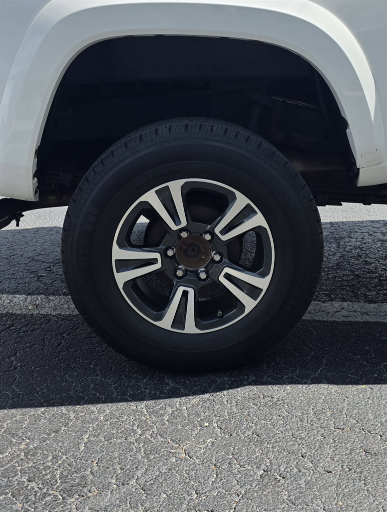 Used 2016 Toyota Tacoma TRD Sport w/ Towing Package AWD/4WD image 36