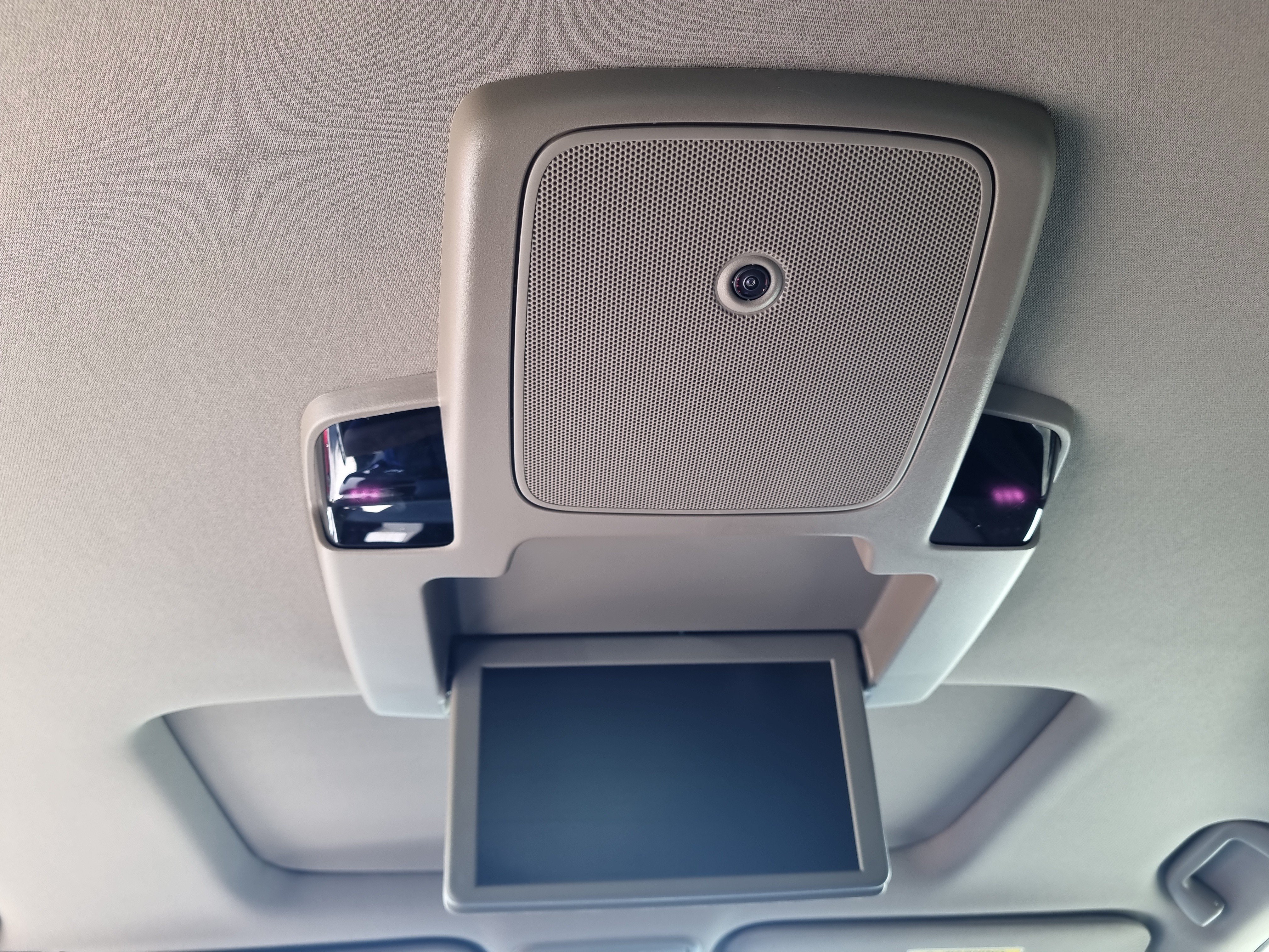Used 2022 Honda Odyssey Elite image 16