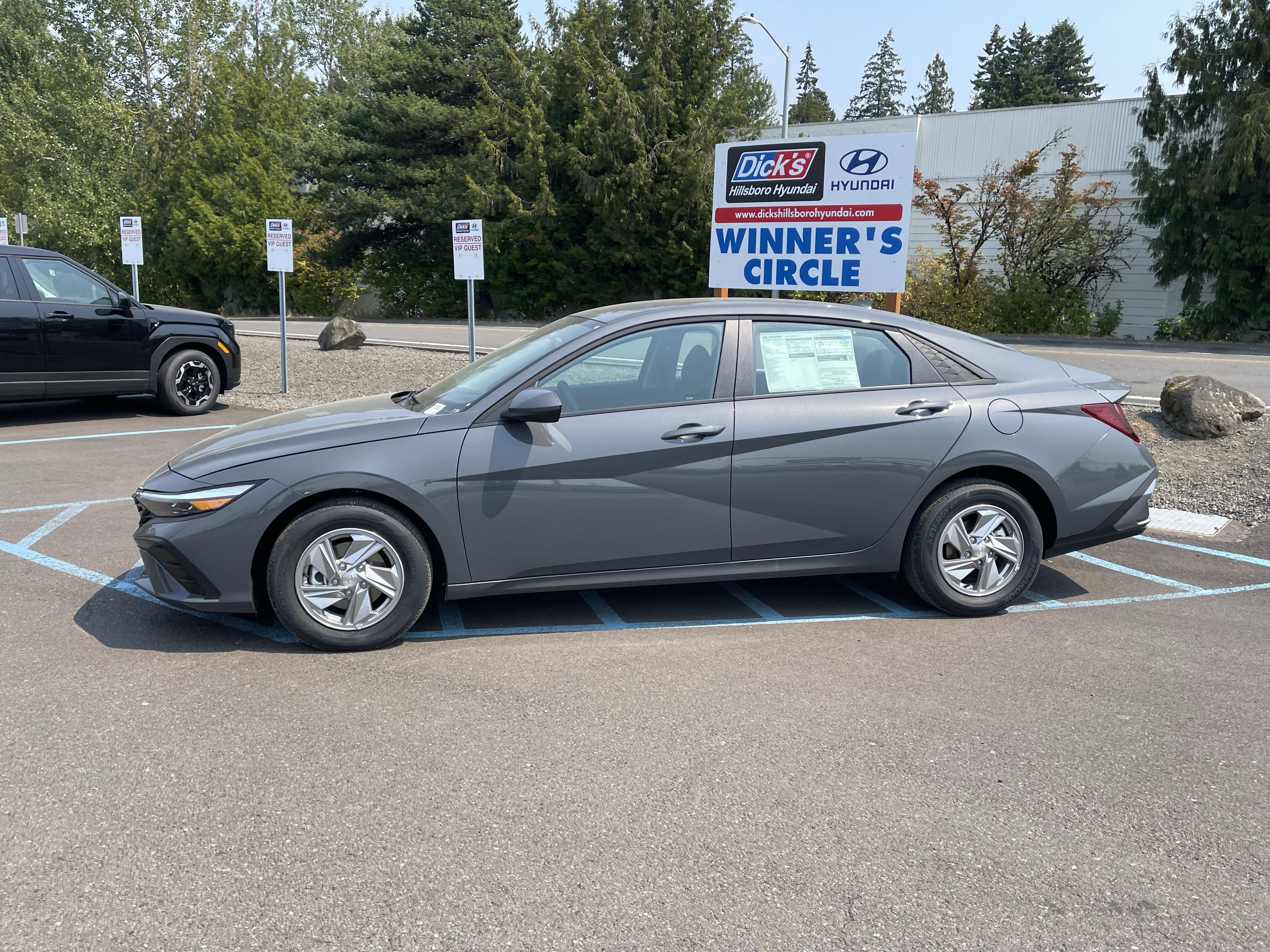 New 2026 Hyundai Elantra SE FWD image 2