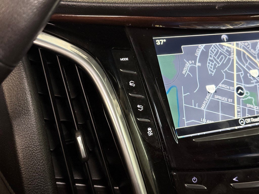 Used 2018 Cadillac Escalade Luxury image 32