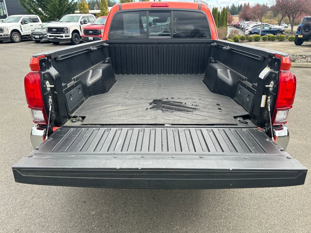 Used 2018 Toyota Tacoma SR5 image 31