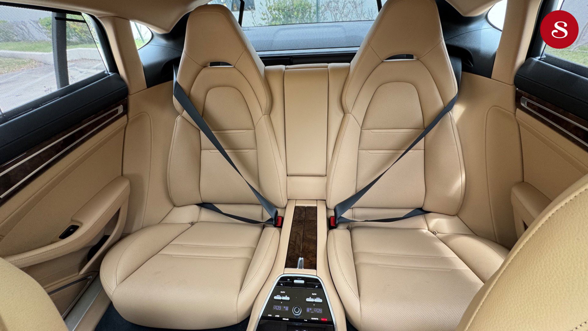 Used 2023 Porsche Panamera 4 Platinum Edition AWD/4WD image 26