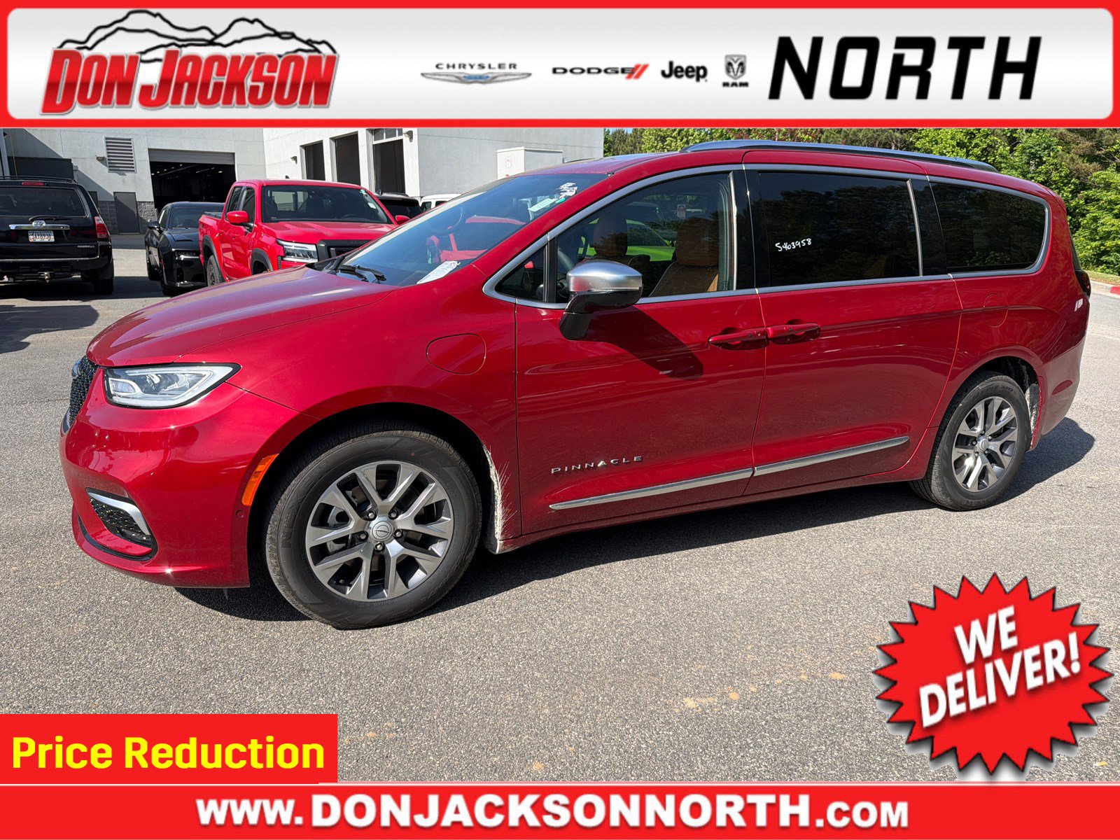 Used 2026 Chrysler Pacifica Pinnacle FWD image 1