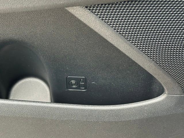 Used 2025 Kia Sorento S image 23