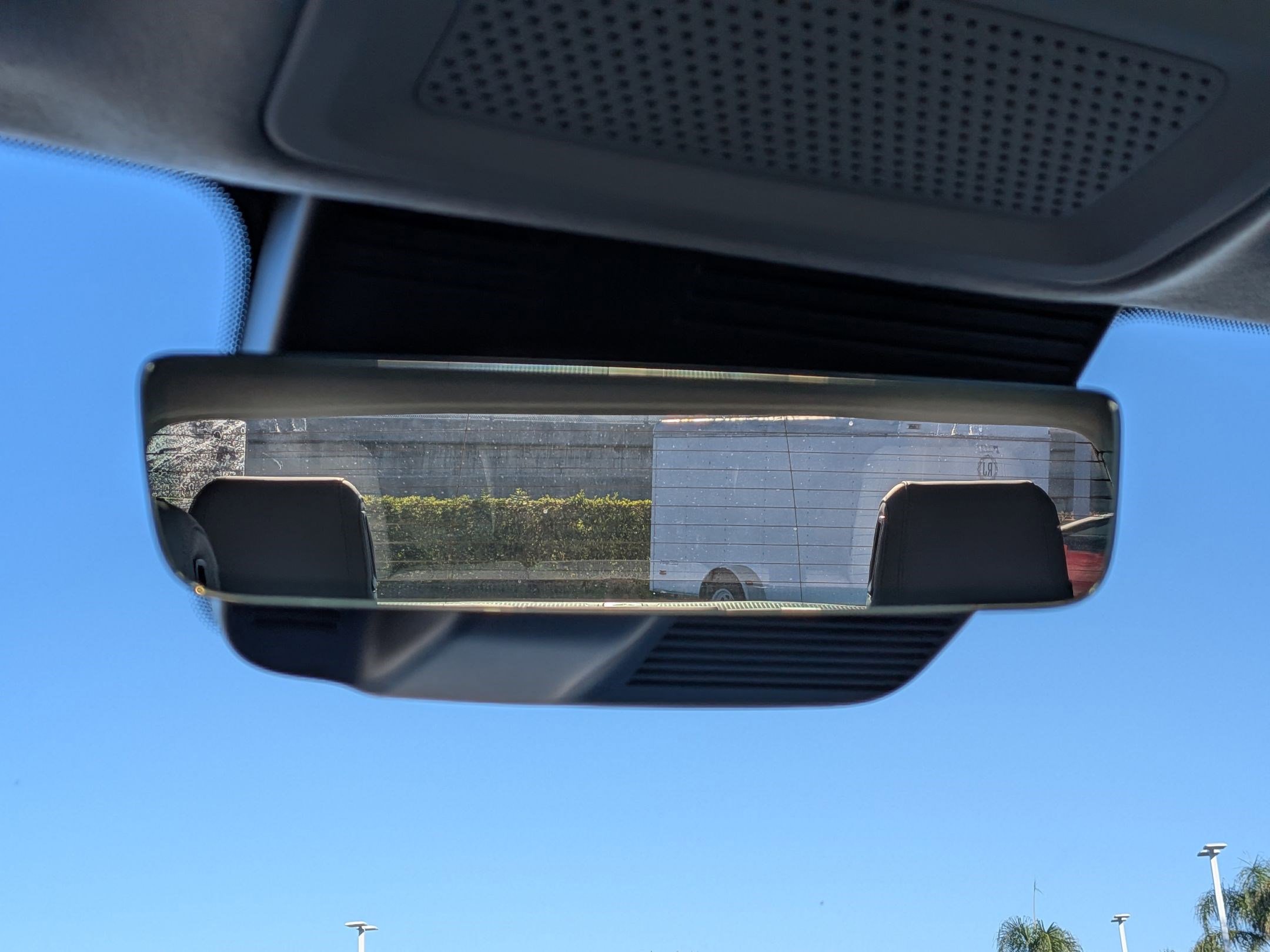 Used 2026 Rivian R1T Premium image 26