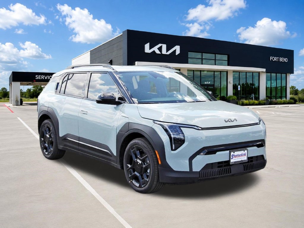 New 2027 Kia EV3 Wind FWD image 3