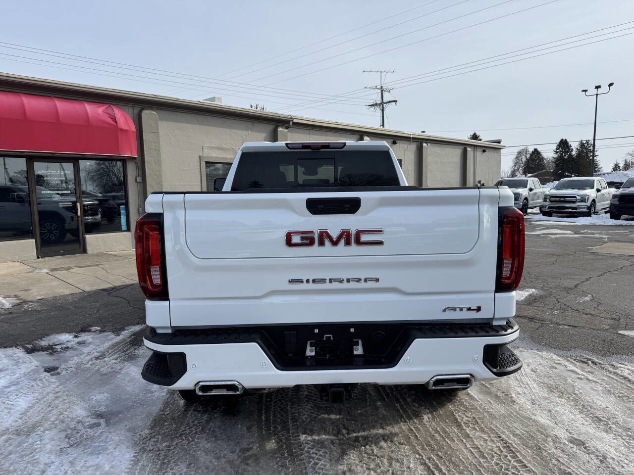 Used 2024 GMC Sierra 1500 AT4 w/ Technology Package image 5