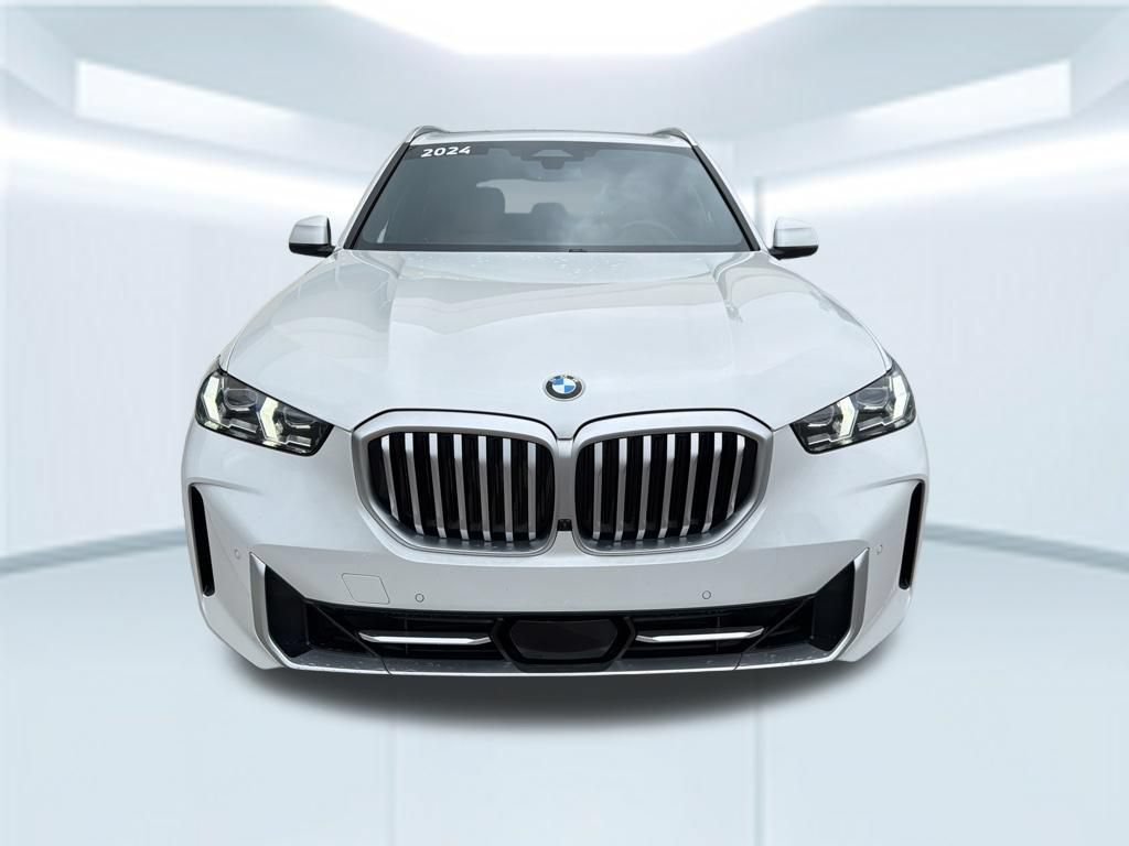 Used 2024 BMW X5 sDrive40i w/ Premium Package RWD image 2