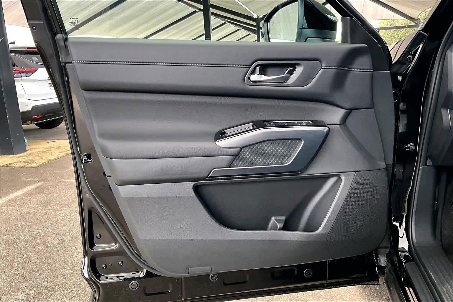 New 2026 Nissan Pathfinder SL FWD image 13