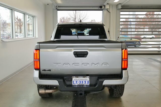 Used 2024 Toyota Tacoma TRD Off-Road image 5