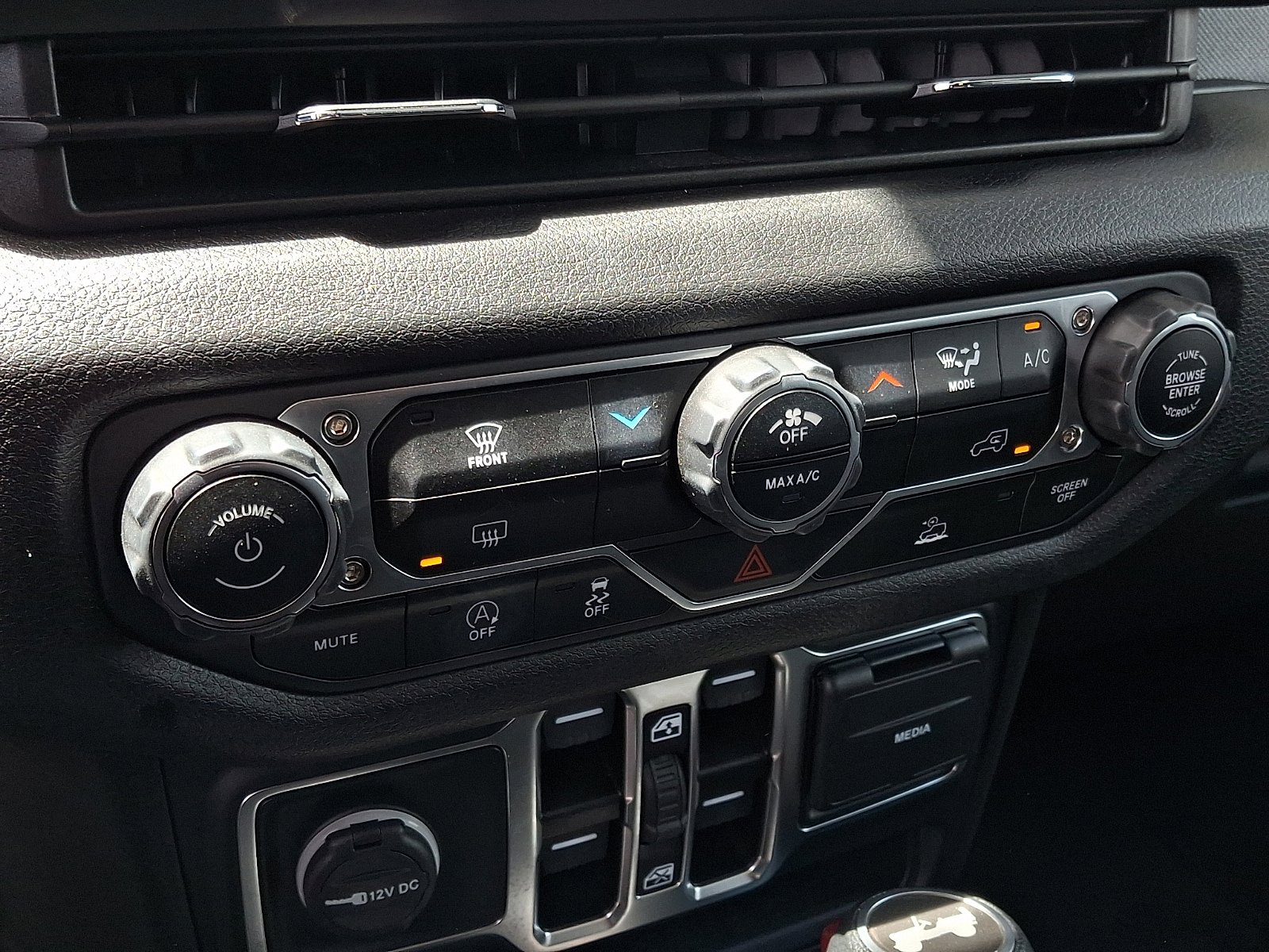 Certified 2025 Jeep Wrangler Unlimited Sport AWD/4WD image 15