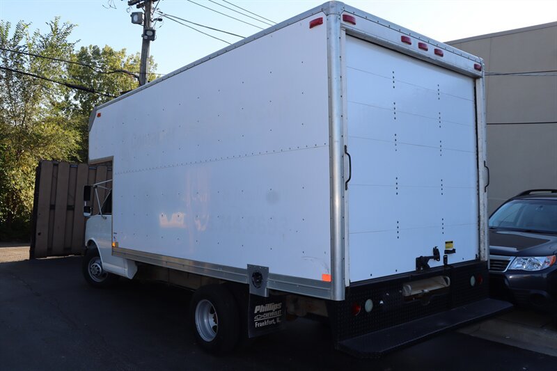 Used 2004 Chevrolet Express 3500 RWD image 5