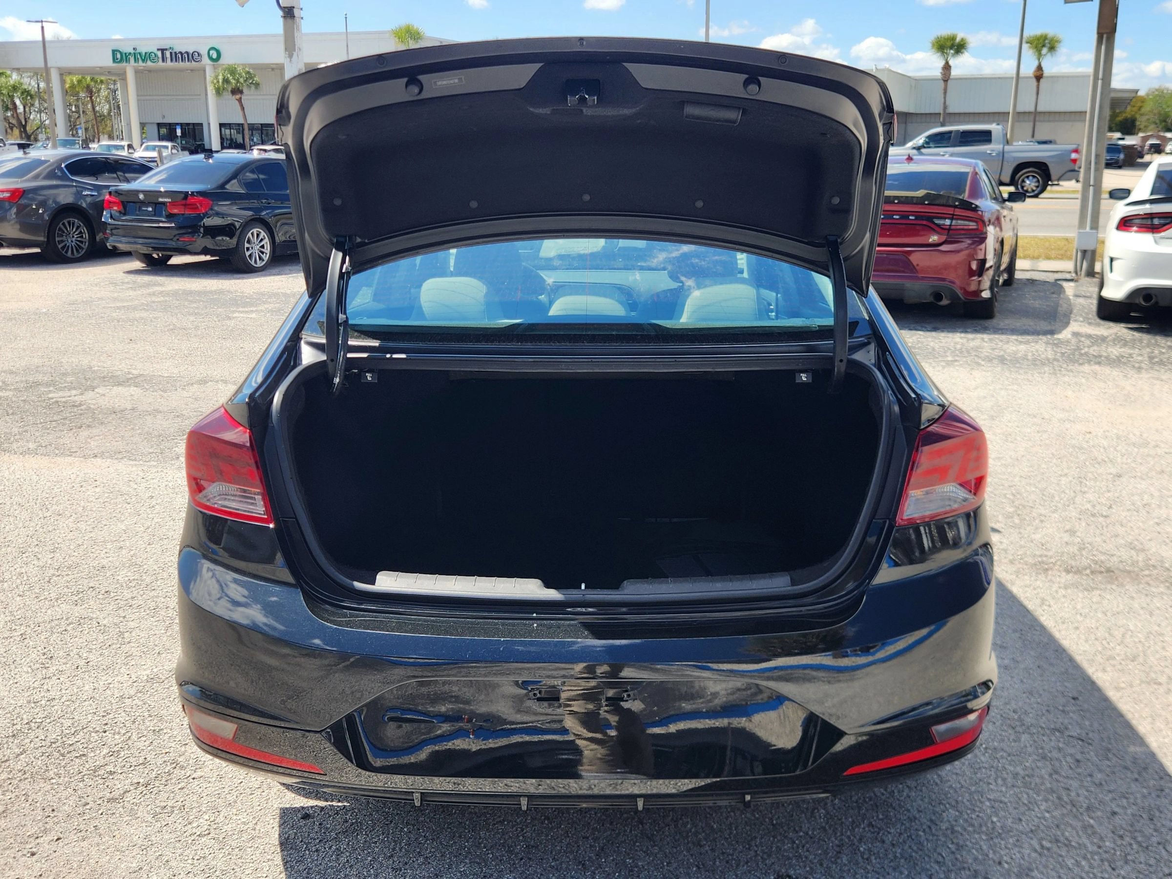 Used 2020 Hyundai Elantra SEL FWD image 11