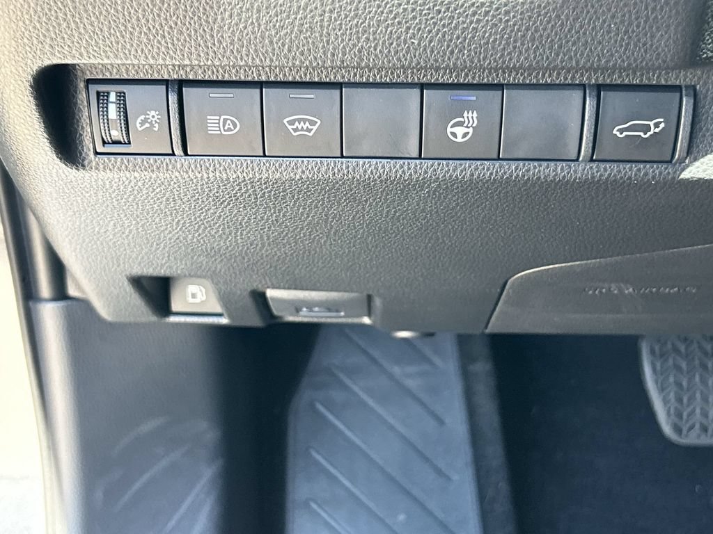 Used 2023 Toyota RAV4 SE w/ Convenience Package AWD/4WD image 18
