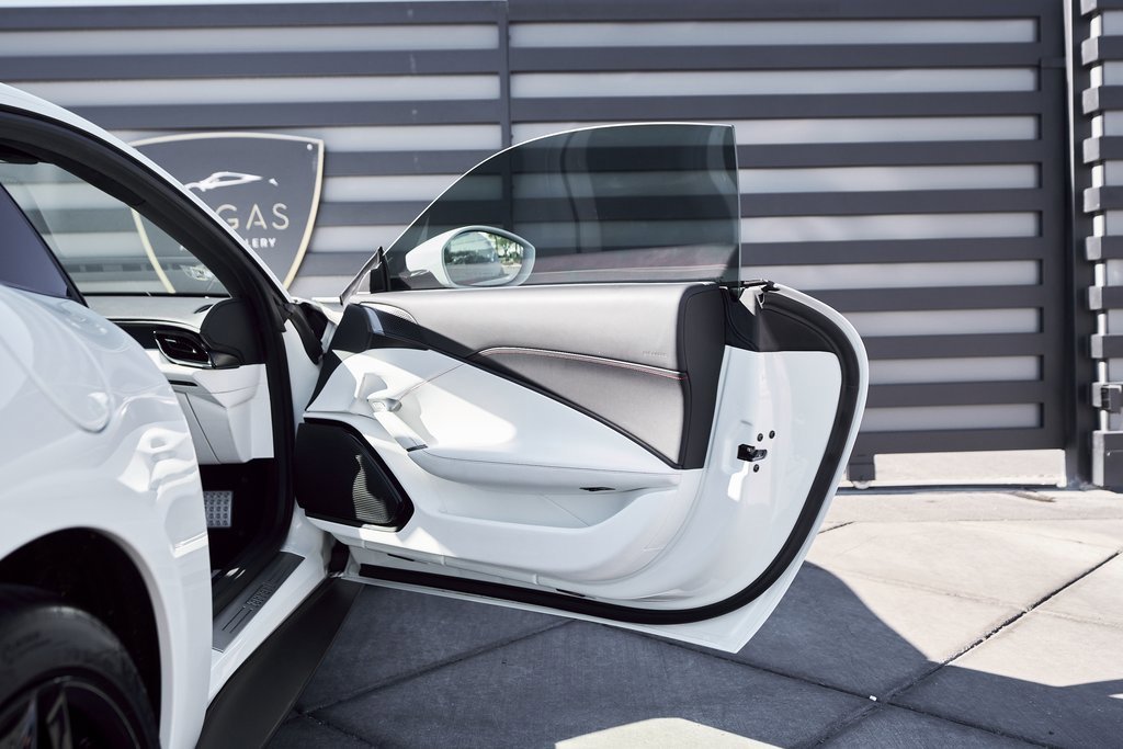 Used 2022 Ferrari Roma image 27