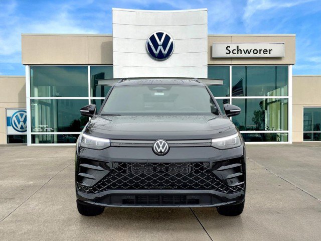 New 2026 Volkswagen Tiguan SE R-Line AWD/4WD image 3