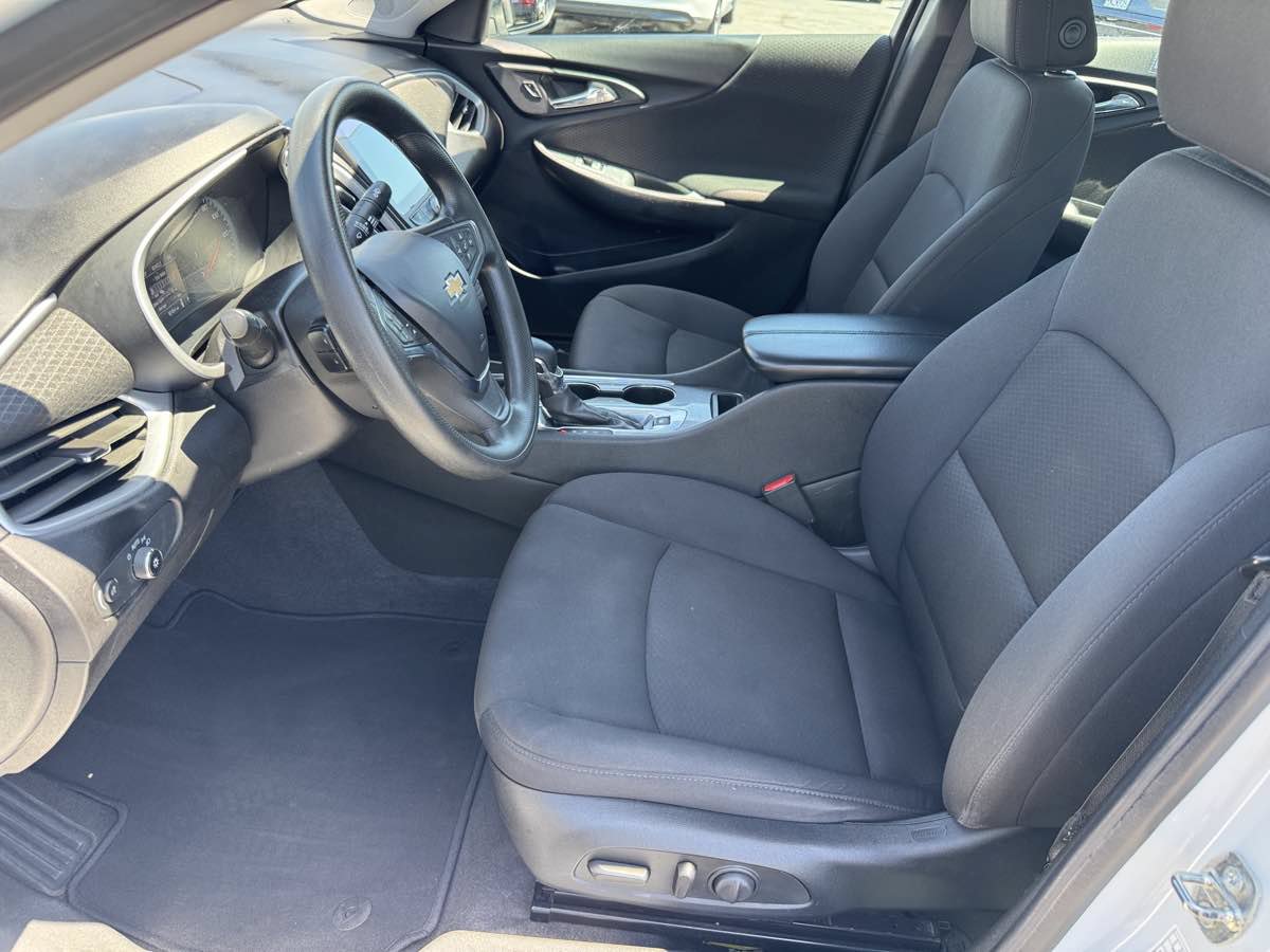 Used 2023 Chevrolet Malibu LT FWD image 27