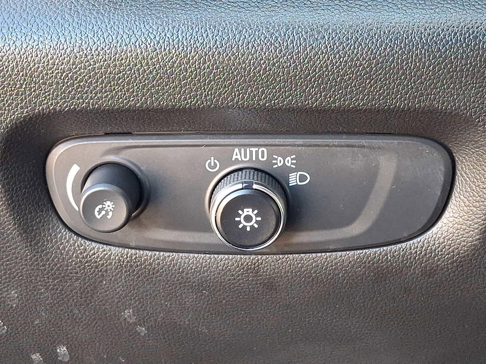 Used 2023 Chevrolet Traverse LT AWD/4WD image 25
