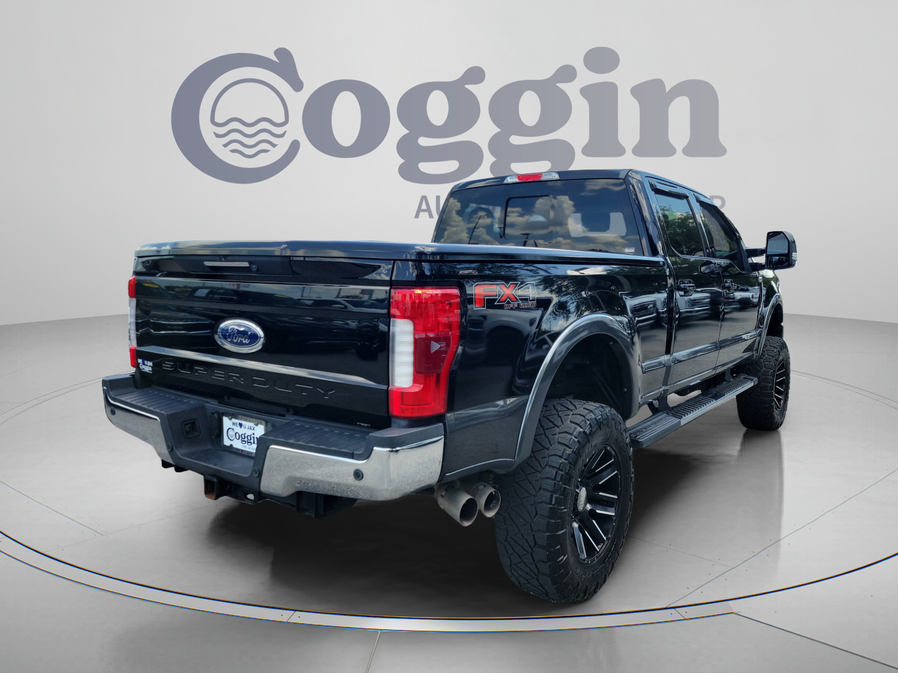 Used 2017 Ford F250 Lariat w/ Lariat Ultimate Package AWD/4WD image 3