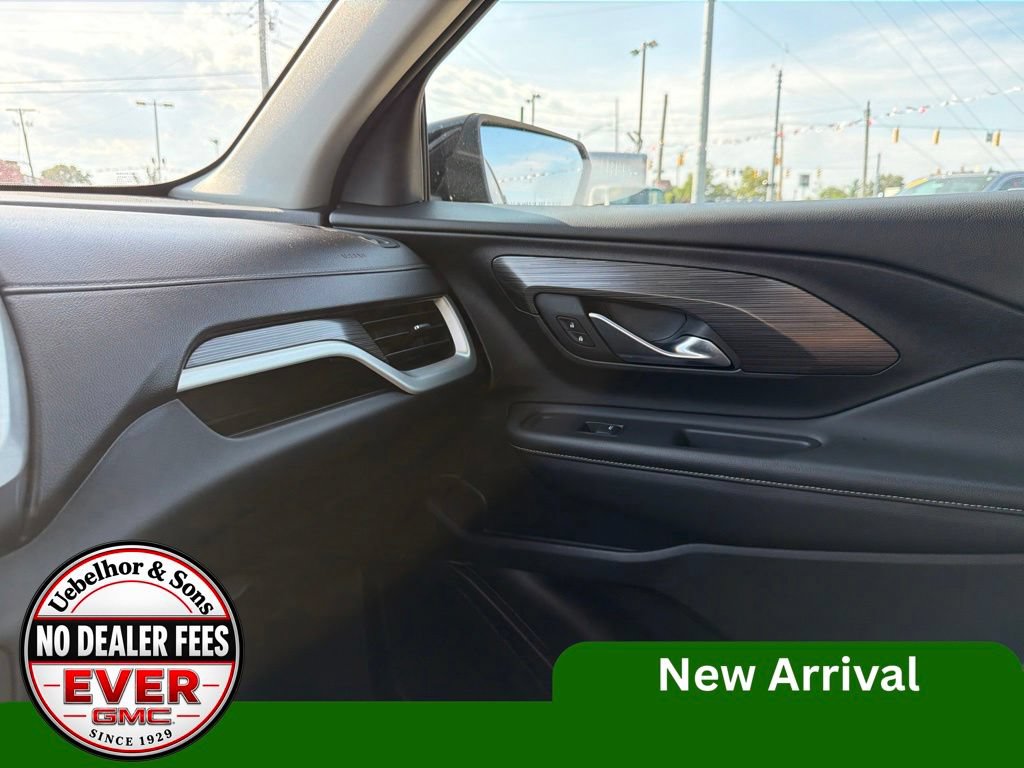 Used 2024 GMC Terrain SLT AWD/4WD image 31
