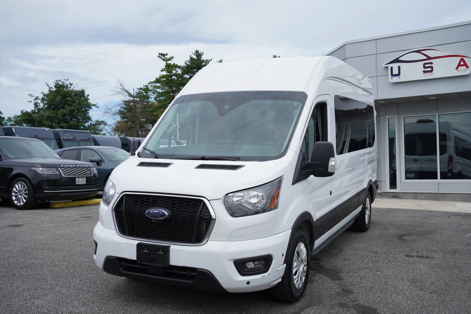 Used 2024 Ford Transit 350 XLT RWD image 5