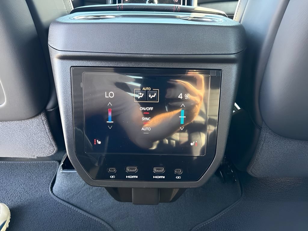 New 2026 GMC Yukon AT4 Ultimate AWD/4WD image 15