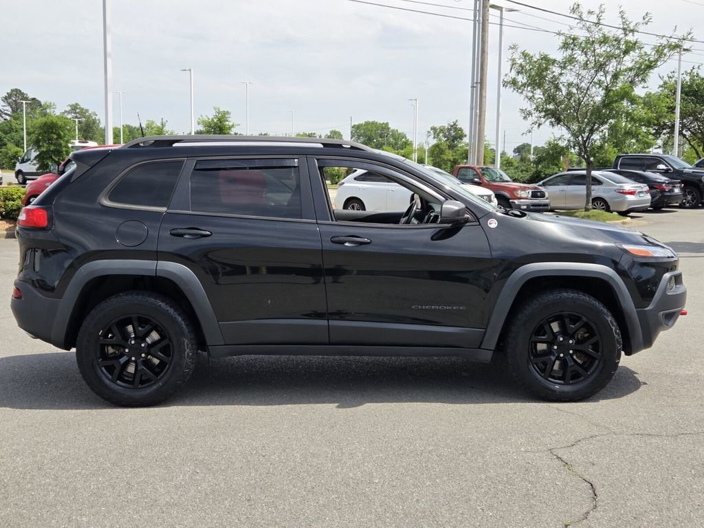 Used 2016 Jeep Cherokee Trailhawk w/ Comfort/Convenience Group AWD/4WD image 7