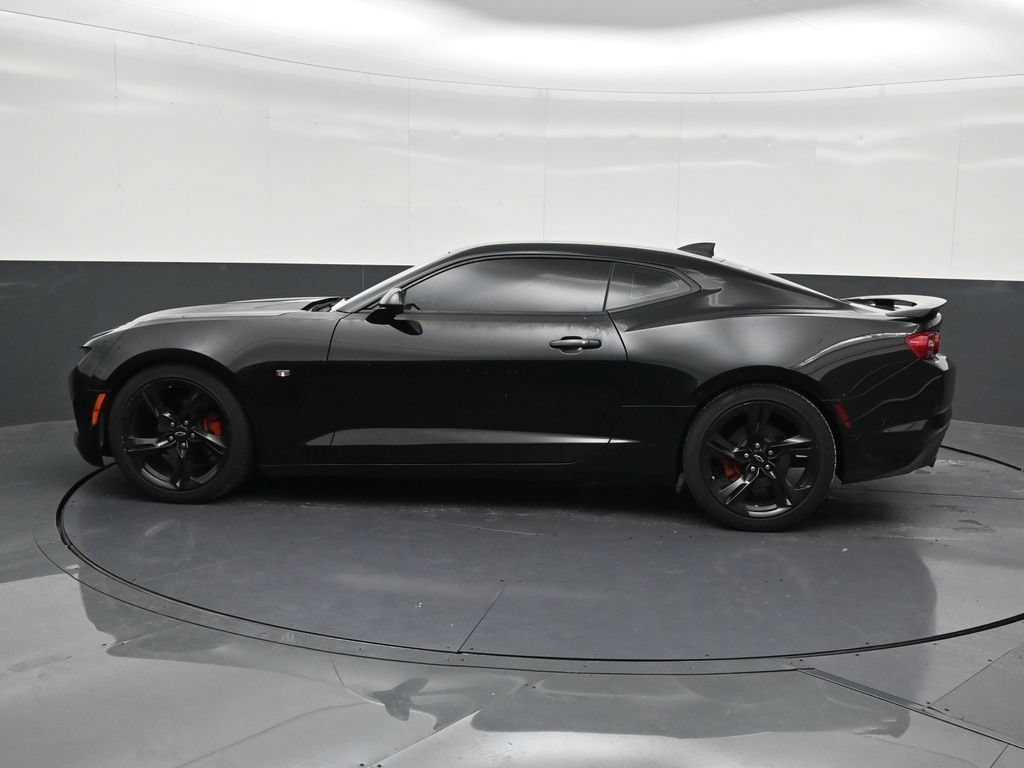 Used 2020 Chevrolet Camaro LT RWD image 2