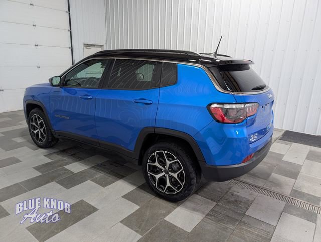 Used 2025 Jeep Compass Limited AWD/4WD image 2