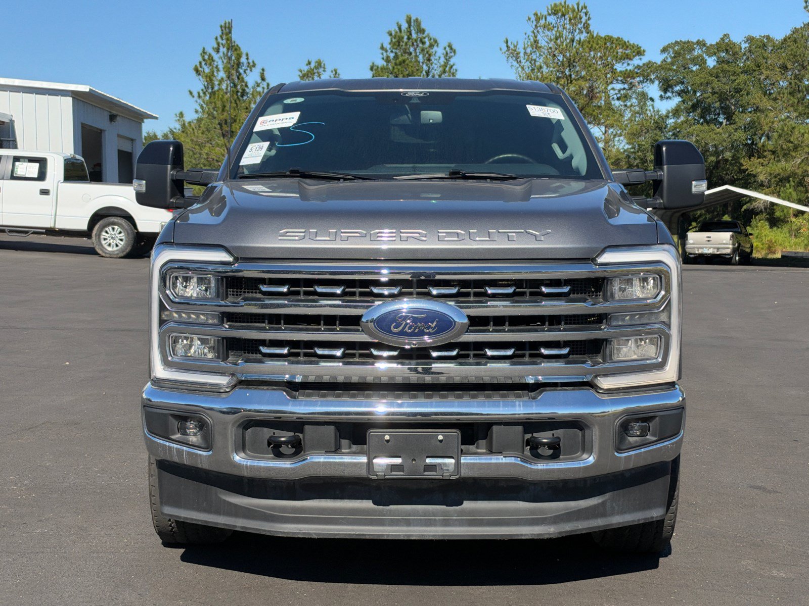 Used 2025 Ford F250 Lariat w/ FX4 Off-Road Package AWD/4WD image 2
