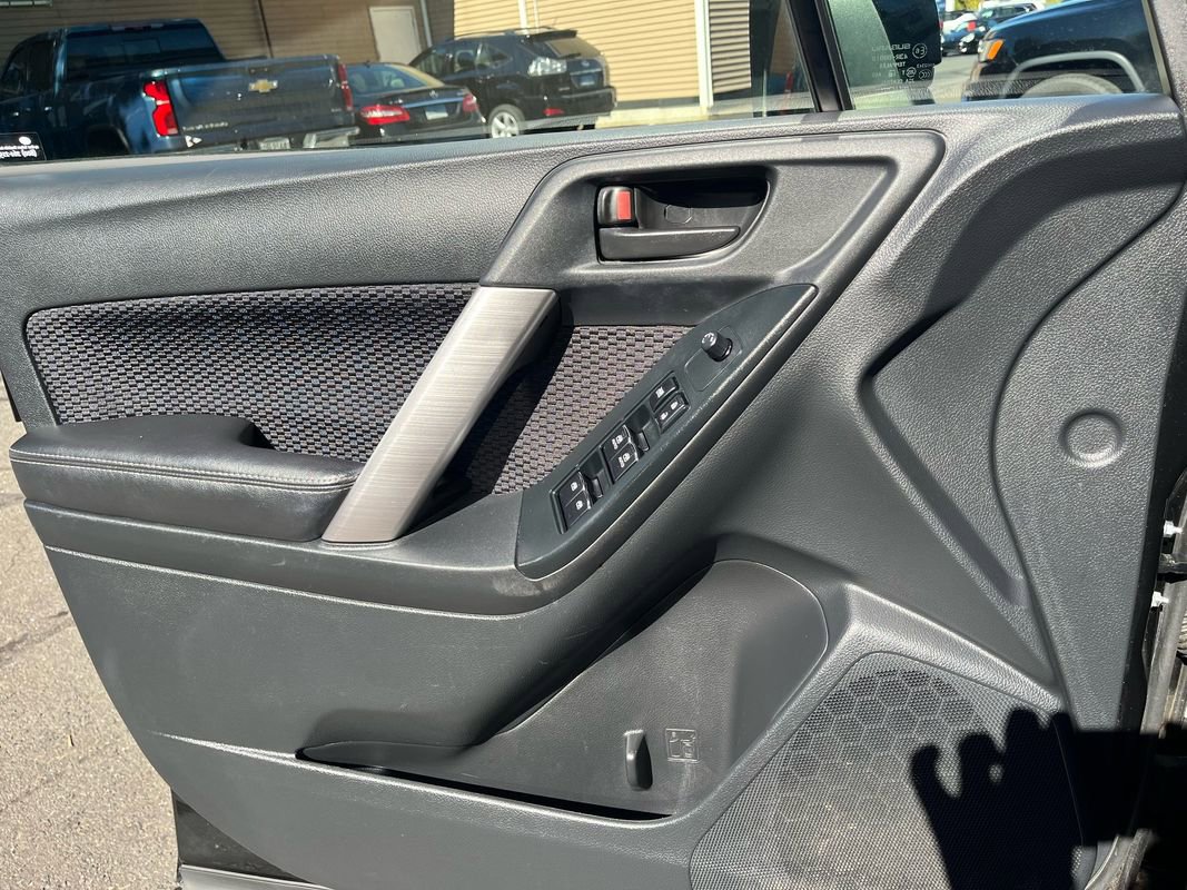 Used 2017 Subaru Forester 2.5i Premium image 16