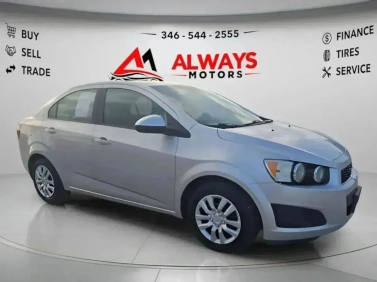 Used 2013 Chevrolet Sonic LS FWD image 12