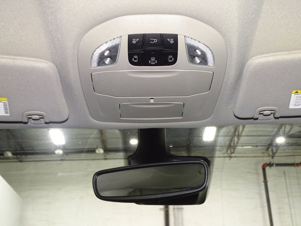 Used 2024 Chrysler Pacifica Touring-L image 29