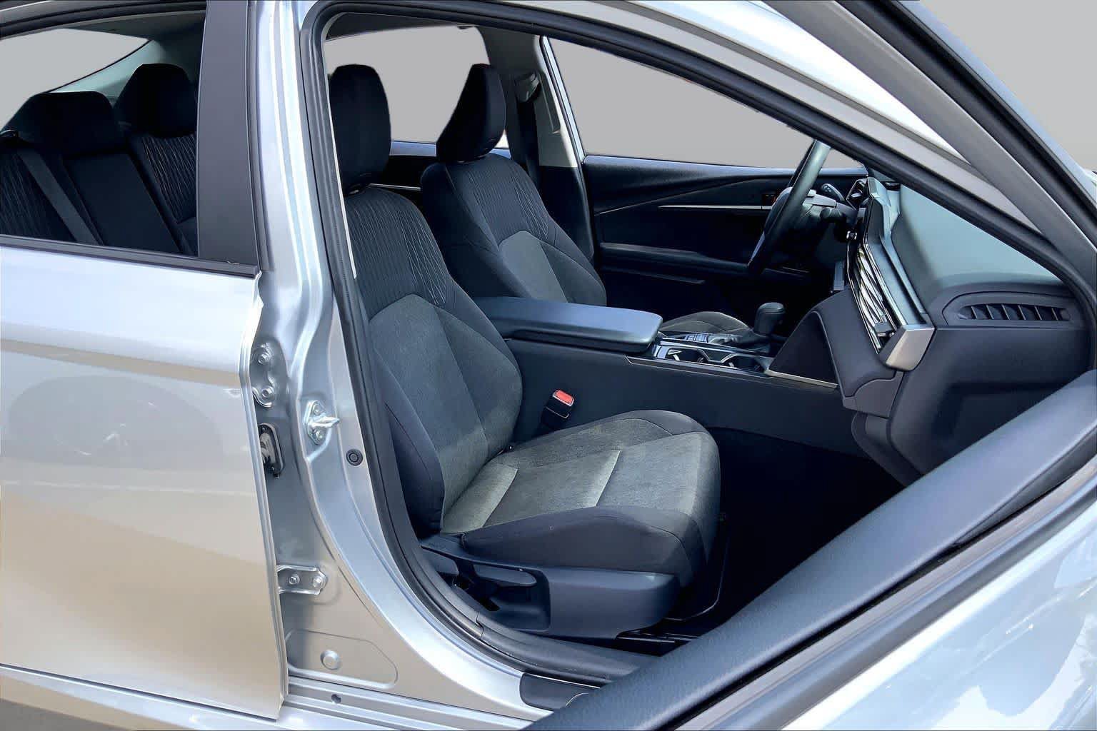 Used 2025 Toyota Camry LE FWD image 9